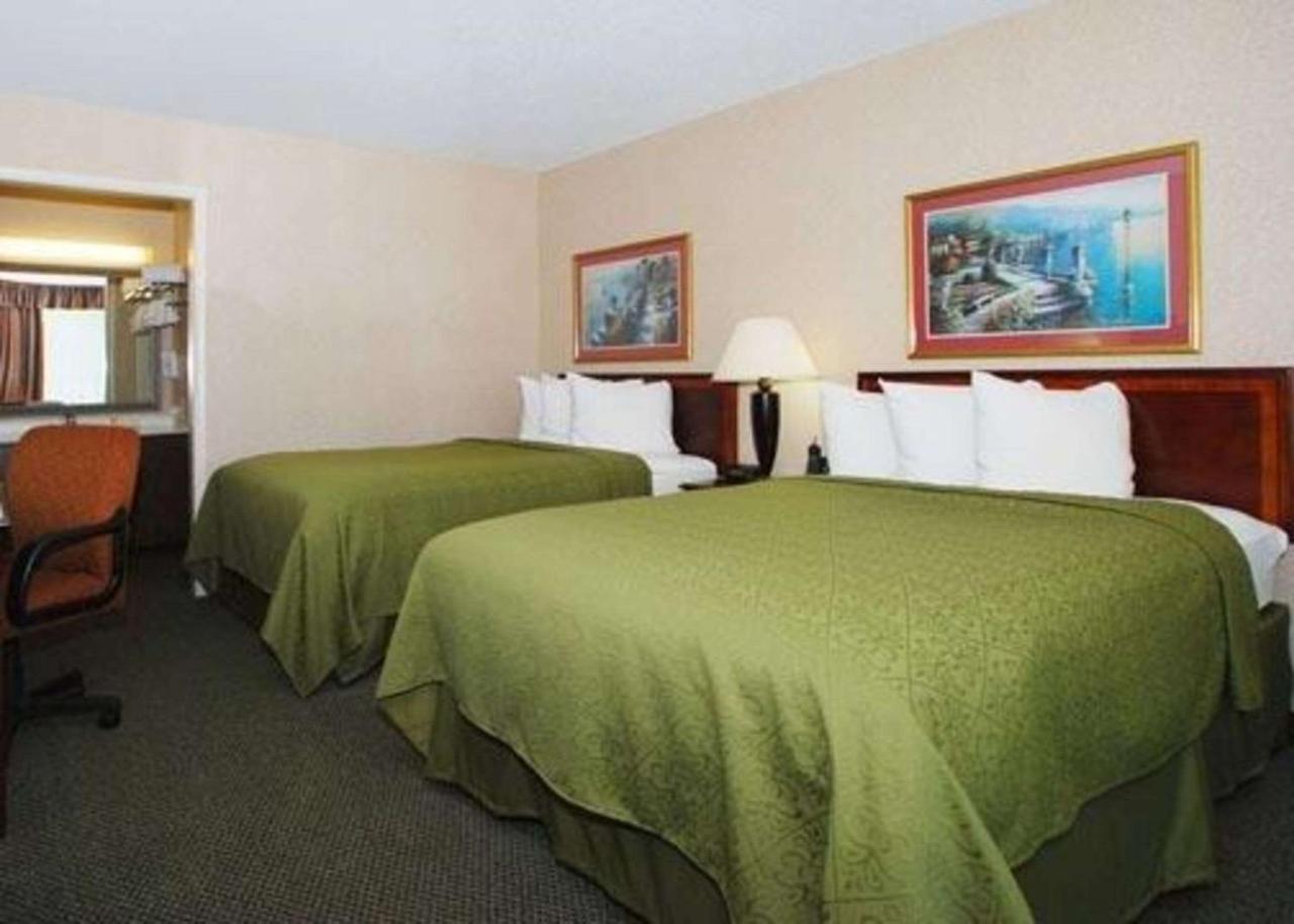Rodeway Inn Conference Center Crawfordsville Room photo