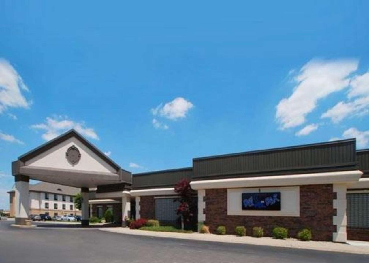 Rodeway Inn Conference Center Crawfordsville Exterior photo